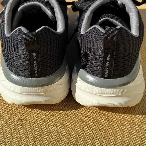 Skechers Women Black and White Athletic Shoes Size 7 - Picture 4 of 8